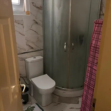 Kadikoey Modada Denize Yakin Otel *